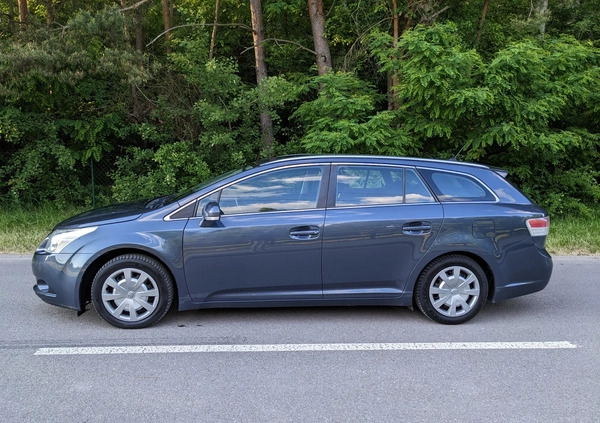 Toyota Avensis cena 25900 przebieg: 260000, rok produkcji 2009 z Andrychów małe 781